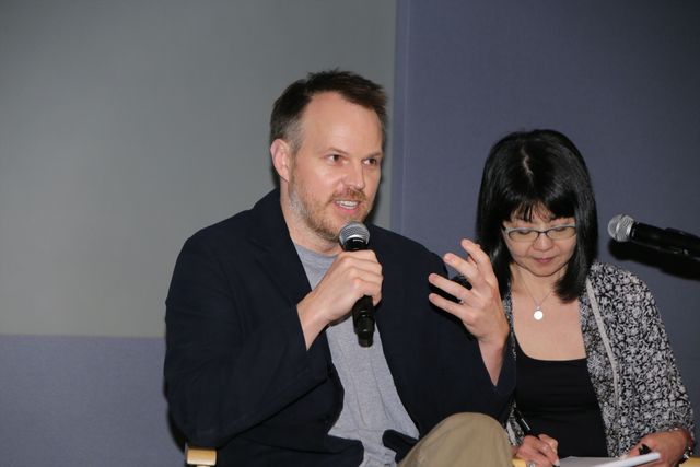 ファンに囲まれるマーク・ウェブ監督「Perspectives　マーク・ウェブ×mito」（7枚目）