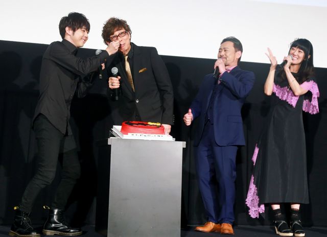 豪華声優が集結！『ニンジャバットマン』公開記念舞台あいさつ：フォトギャラリー
