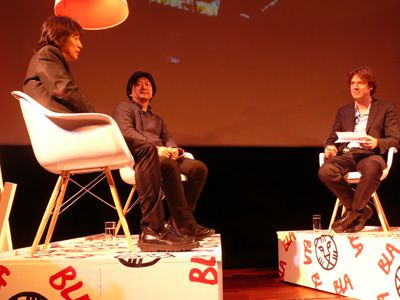 『空気人形』がオランダの劇場で満席！（左から）種田陽平、是枝監督、映画祭のディレクター