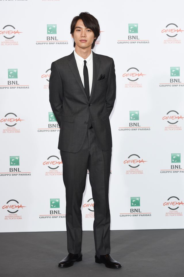 スーツが似合う福士蒼汰、完璧なスタイル！：フォトギャラリー