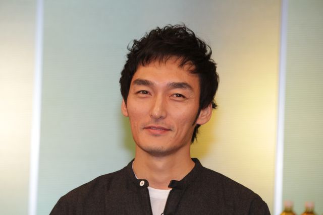 無言で足早に会場を後にした宮沢りえ　新CMで草なぎ剛・本木雅弘と共演（3枚目）