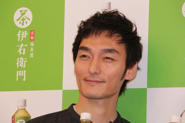 無言で足早に会場を後にした宮沢りえ　新CMで草なぎ剛・本木雅弘と共演（5枚目）