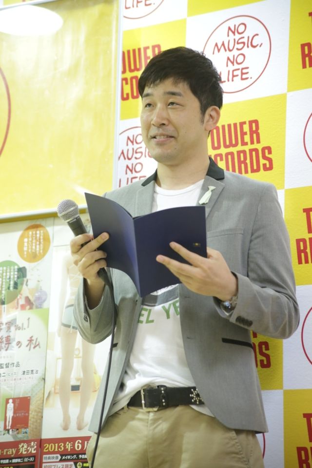 ピース綾部の濃厚キスを激白！フォトギャラリー：フォトギャラリー