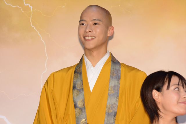 藤岡弘、伝説再び！　仮面ライダー“マスクオフ”でファンの前に初登場　画像ギャラリー：フォトギャラリー