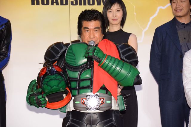 藤岡弘、伝説再び！　仮面ライダー“マスクオフ”でファンの前に初登場　画像ギャラリー（2枚目）