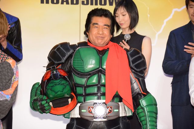藤岡弘、伝説再び！　仮面ライダー“マスクオフ”でファンの前に初登場　画像ギャラリー（4枚目）