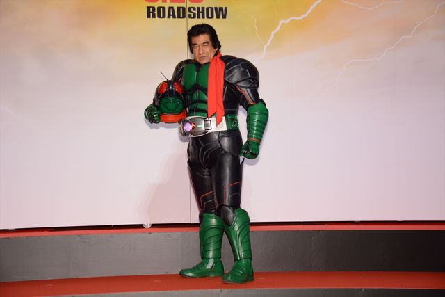 藤岡弘、伝説再び！　仮面ライダー“マスクオフ”でファンの前に初登場　画像ギャラリー（16枚目）