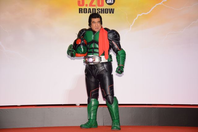 藤岡弘、伝説再び！　仮面ライダー“マスクオフ”でファンの前に初登場　画像ギャラリー（17枚目）