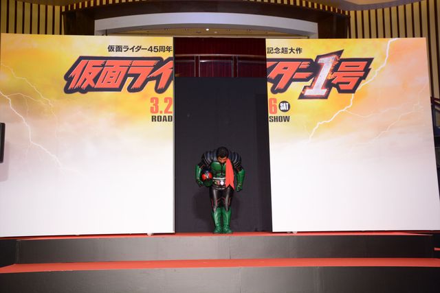 藤岡弘、伝説再び！　仮面ライダー“マスクオフ”でファンの前に初登場　画像ギャラリー（19枚目）