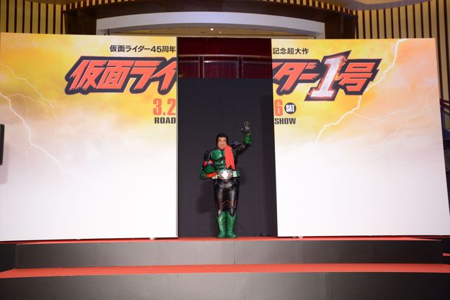 藤岡弘、伝説再び！　仮面ライダー“マスクオフ”でファンの前に初登場　画像ギャラリー（20枚目）