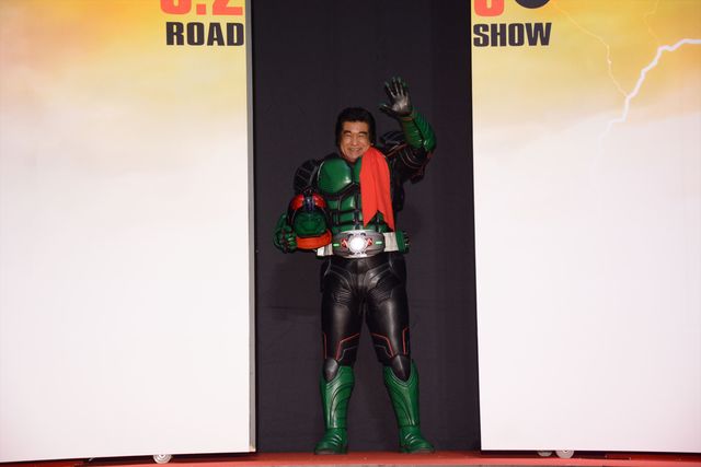 藤岡弘、伝説再び！　仮面ライダー“マスクオフ”でファンの前に初登場　画像ギャラリー（21枚目）