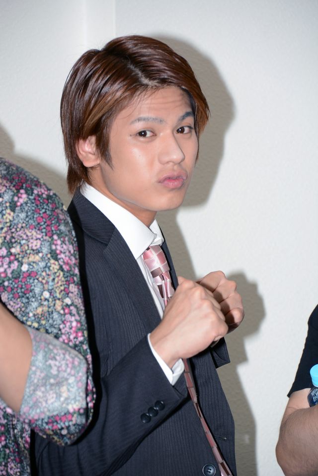 BEE SHUFFLE×武田梨奈、濃厚はむはむキスに挑戦！『原宿デニール』フォトギャラリー（8枚目）