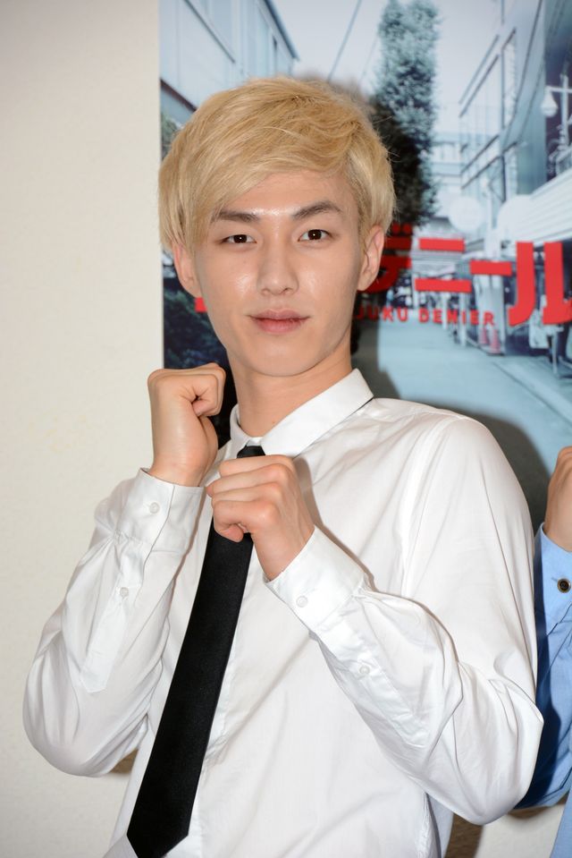 BEE SHUFFLE×武田梨奈、濃厚はむはむキスに挑戦！『原宿デニール』フォトギャラリー（13枚目）