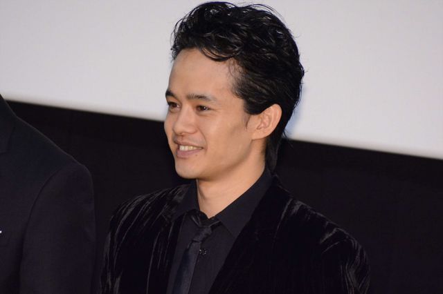 涙の岡田准一、西島秀俊が支える『散り椿』初日舞台あいさつ（7枚目）