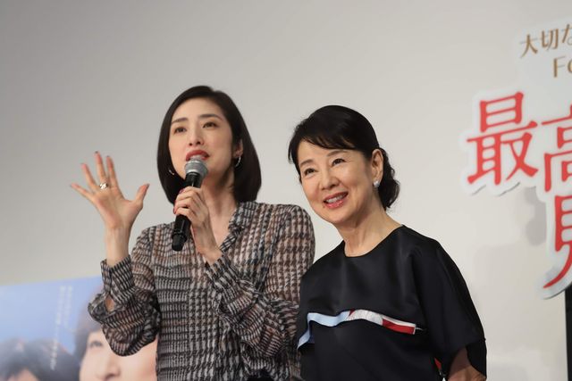 天海祐希、感極まり涙ぐむ…吉永小百合と試写会にサプライズ登場（5枚目）