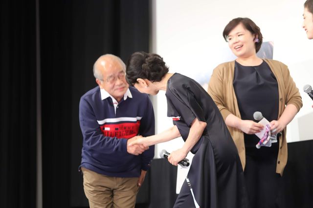 天海祐希、感極まり涙ぐむ…吉永小百合と試写会にサプライズ登場（6枚目）