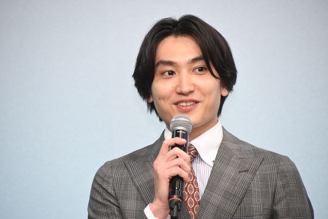 波瑠、間宮祥太朗、金子大地、吉野北人ら笑顔で登壇！ドラマ「魔法のリノベ」制作発表会（25枚目）