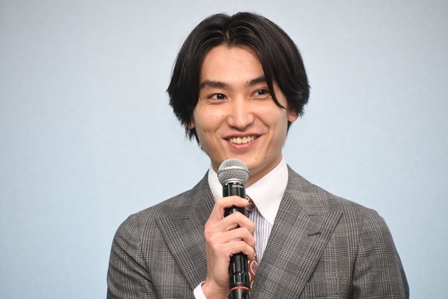 波瑠、間宮祥太朗、金子大地、吉野北人ら笑顔で登壇！ドラマ「魔法のリノベ」制作発表会（28枚目）