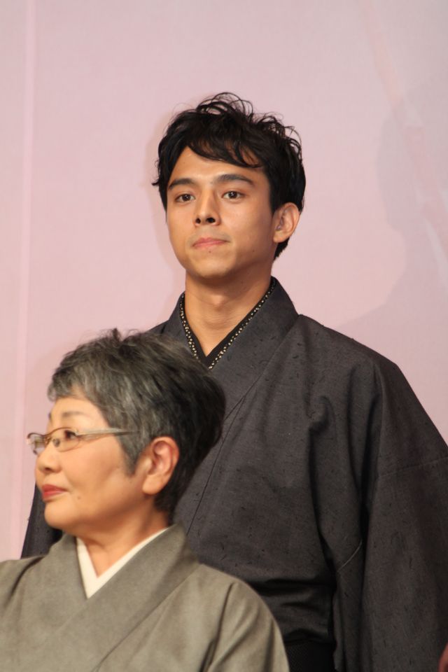 美しい着物姿の上戸彩…『おしん』完成披露会見フォトギャラリー（5枚目）