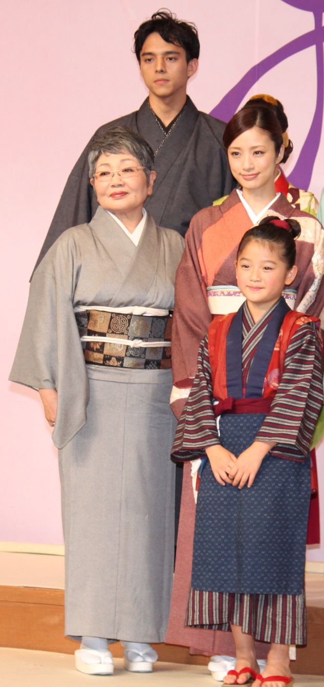 美しい着物姿の上戸彩…『おしん』完成披露会見フォトギャラリー（9枚目）