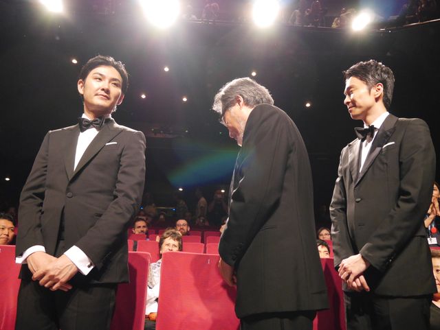 タキシードがかっこいい！松田龍平＆長谷川博己inカンヌ写真ギャラリー（7枚目）