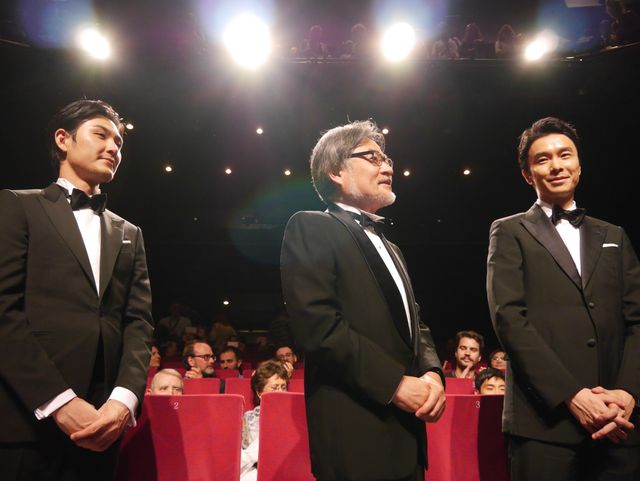 タキシードがかっこいい！松田龍平＆長谷川博己inカンヌ写真ギャラリー（9枚目）