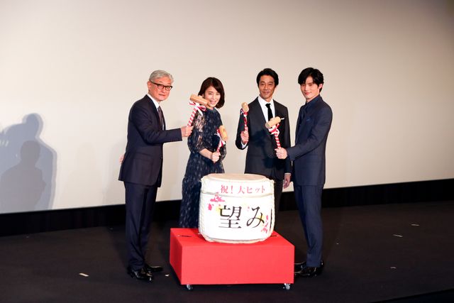 堤真一、共演の石田ゆり子、岡田健史と食事会で親交深める（15枚目）