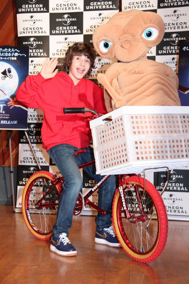 ミゲルくんが自転車に乗って登場！『E.T.』ブルーレイ発売記念イベントフォトギャラリー（6枚目）