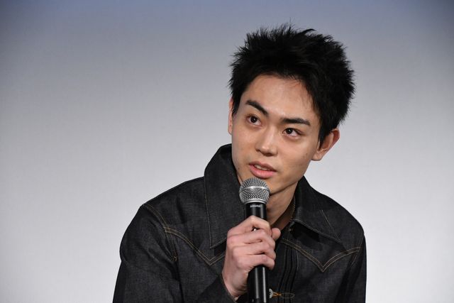 菅田将暉、初監督作上映会で石崎ひゅーいと弾き語り（3枚目）