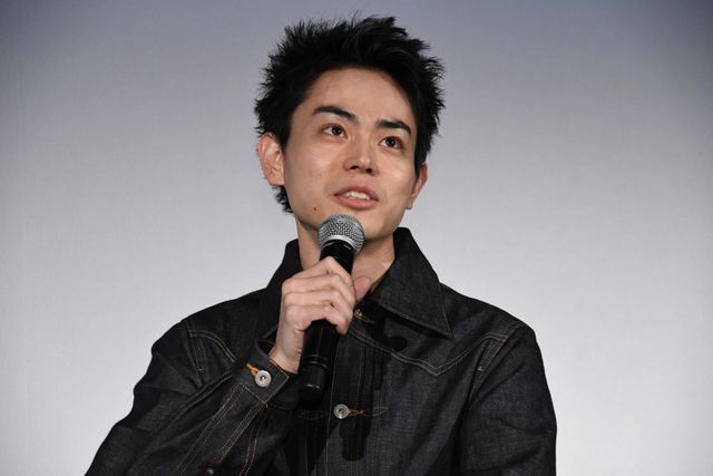 菅田将暉、初監督作上映会で石崎ひゅーいと弾き語り（5枚目）