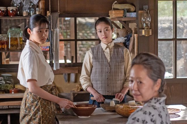 嵩（北村匠海）が見舞いにやって来て…「あんぱん」第16週「面白がって生きえ」第79回（2枚目）