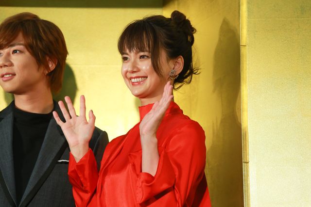 キスマイ北山＆多部未華子が猫ポーズ！『トラさん～僕が猫になったワケ～』完成報告会見（2枚目）