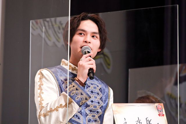 変身ポーズも！『騎士竜戦隊リュウソウジャー　特別編　メモリー・オブ・ソウルメイツ』公開記念舞台あいさつ（23枚目）