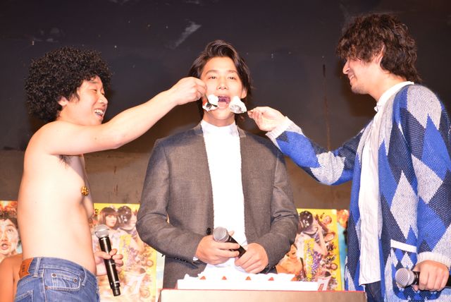 二階堂ふみ、69人の裸男に「においが……」と絶句！　画像ギャラリー（7枚目）