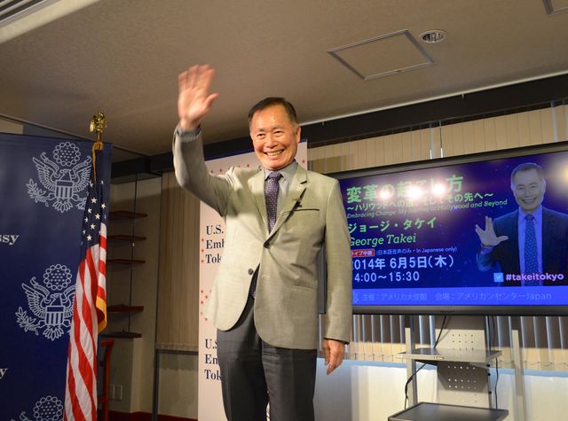 最も成功した日系人の一人！ジョージ・タケイ来日フォトギャラリー：フォトギャラリー