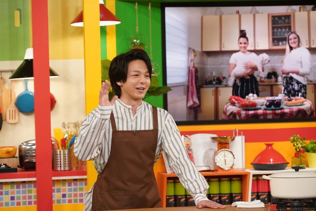 中村倫也のエプロン姿！「今日、うちでなに食べる？～世界のぽっかぽか料理編～」（4枚目）
