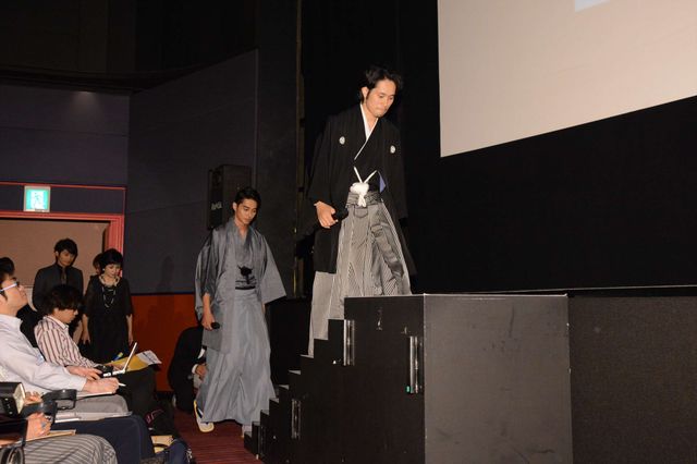 松山ケンイチ＆東出昌大、和服姿で登壇！フォトギャラリー（5枚目）
