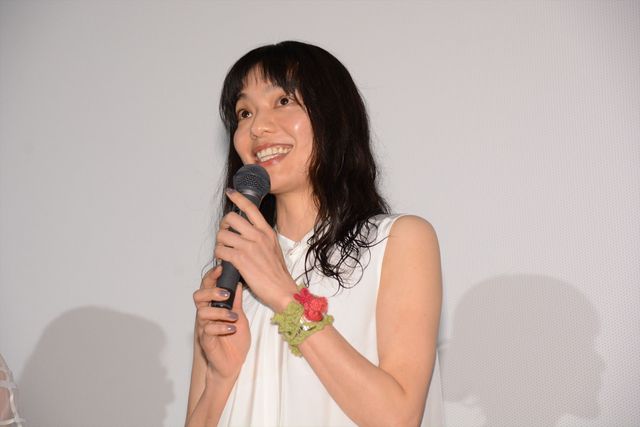 これ、綾野剛です。“ネコカンムリ”かぶってる！『リップヴァンウィンクルの花嫁』初日舞台あいさつ【フォトギャラリー】（8枚目）