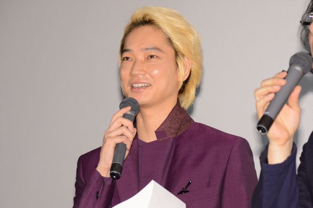 これ、綾野剛です。“ネコカンムリ”かぶってる！『リップヴァンウィンクルの花嫁』初日舞台あいさつ【フォトギャラリー】（13枚目）