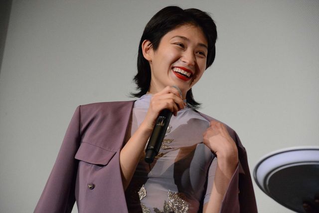 コムアイ、初来日のバリー・ジェンキンス監督にバレンタインチョコ（10枚目）