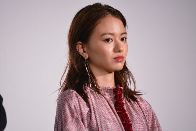 広瀬すずらカラフルなドレスで登場！映画『SUNNY 強い気持ち・強い愛』初日舞台あいさつ（8枚目）