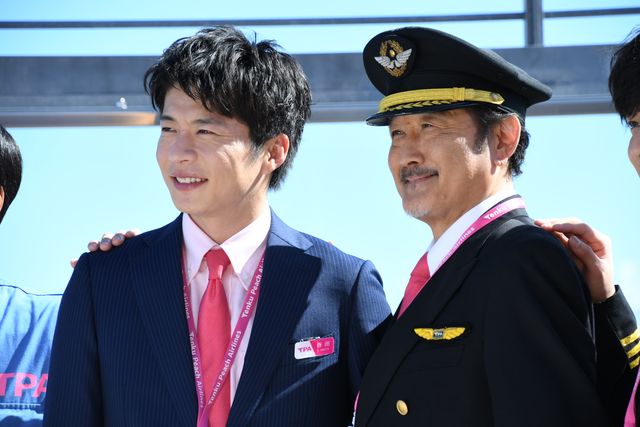 田中圭×千葉雄大×戸次重幸×吉田鋼太郎、茨城空港で「おっさんずラブ」会見（4枚目）