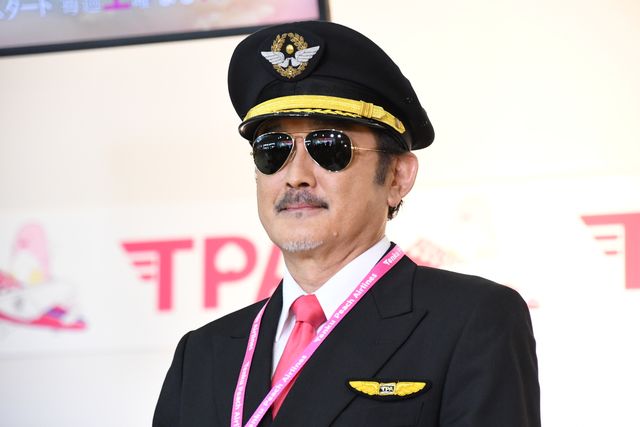 田中圭×千葉雄大×戸次重幸×吉田鋼太郎、茨城空港で「おっさんずラブ」会見（10枚目）