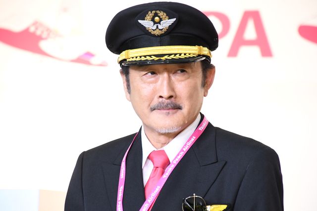 田中圭×千葉雄大×戸次重幸×吉田鋼太郎、茨城空港で「おっさんずラブ」会見（13枚目）