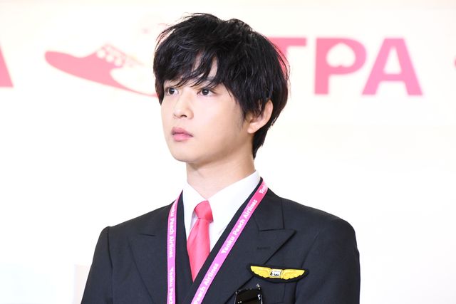 田中圭×千葉雄大×戸次重幸×吉田鋼太郎、茨城空港で「おっさんずラブ」会見（15枚目）