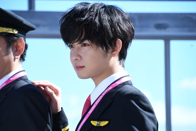 田中圭×千葉雄大×戸次重幸×吉田鋼太郎、茨城空港で「おっさんずラブ」会見（17枚目）