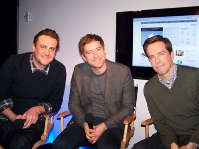 （左から）ジェイソン・シーゲル、マーク・デュプラス監督、エド・ヘルムズ