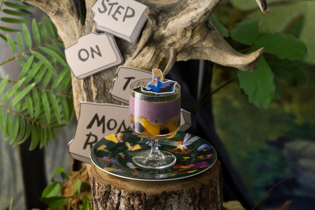 瓶に入ったアリスをイメージしたドリンクも！「ディズニー ふしぎの国のアリス」OH MY CAFEのメニュー＆グッズ（20枚目）