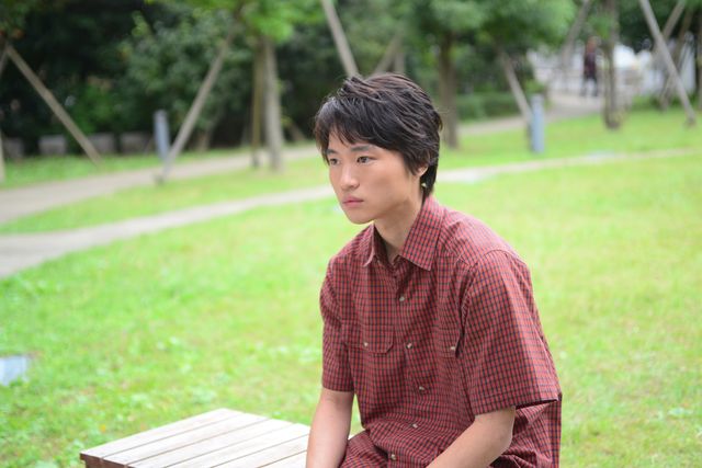 杉野遥亮、片山萌美ら出演！新人・金井浩人＆池脇千鶴W主演『きらきら眼鏡』場面写真（4枚目）