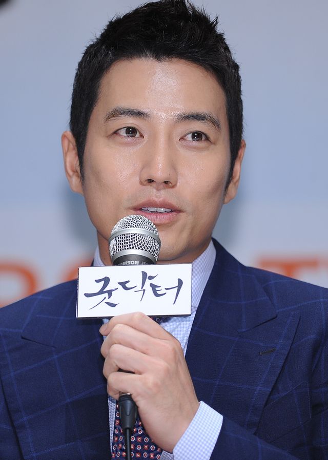 チュウォン、サバン症候群の研修医に！俳優ならば誰もが挑戦したい役と語る＜韓国JPICTURES＞（3枚目）